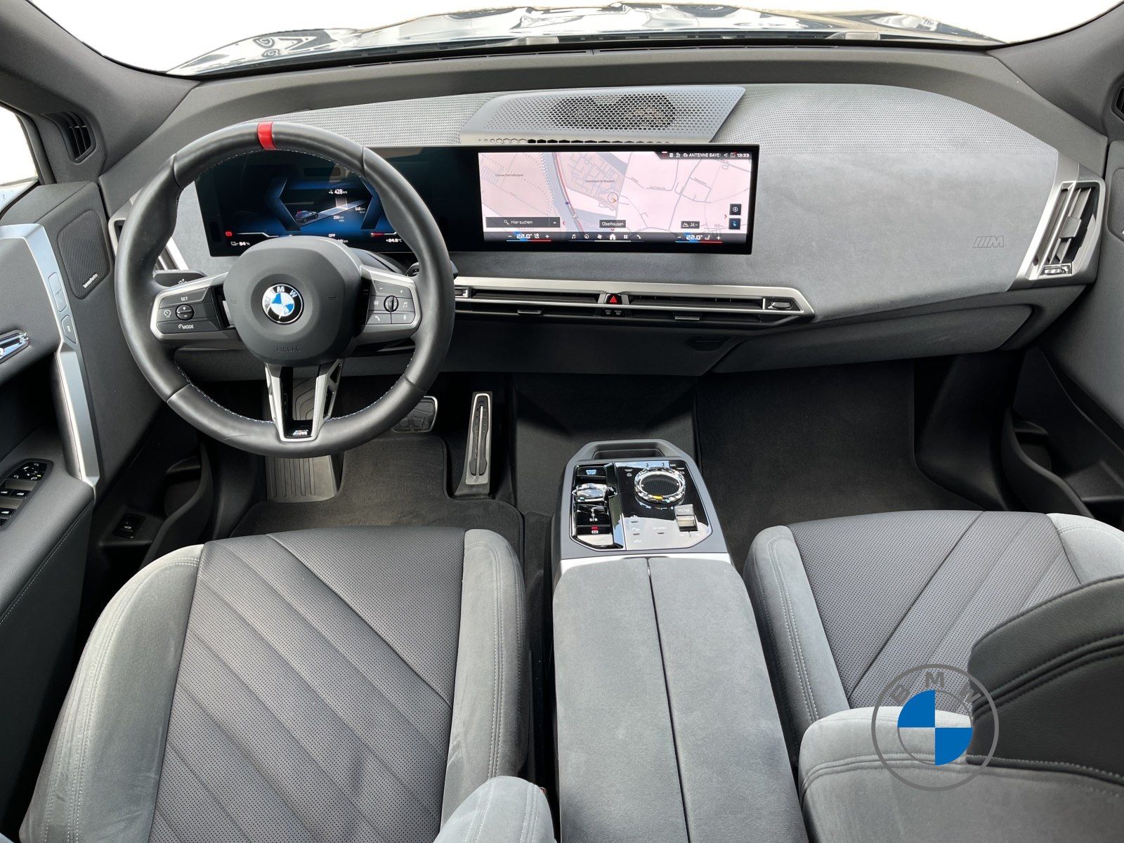 BMW iX M70 XDRIVE 22" DA/PA Prof. Luftfederung AHK