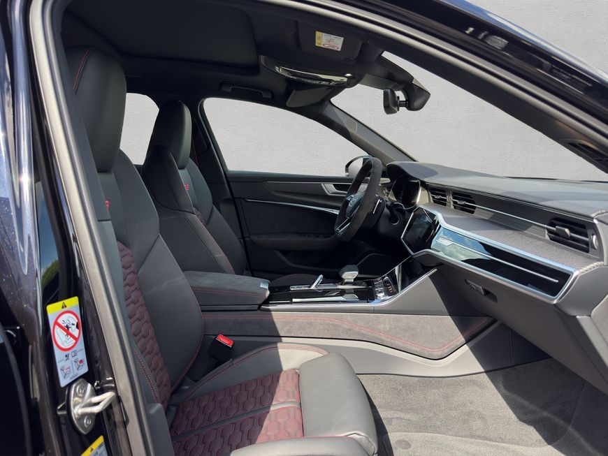 Audi RS6 Avant 4,0 l TFSI Performace quattro Pano AHK