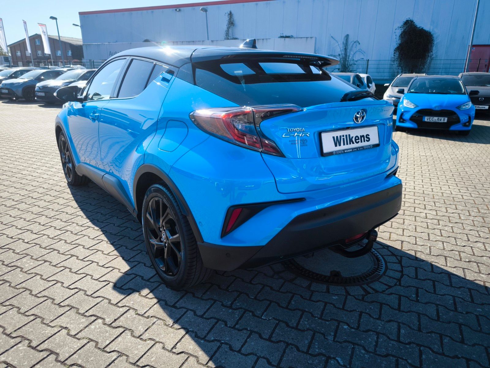 Toyota C-HR Hybrid Style Selection - Samsaru's Car Outlet