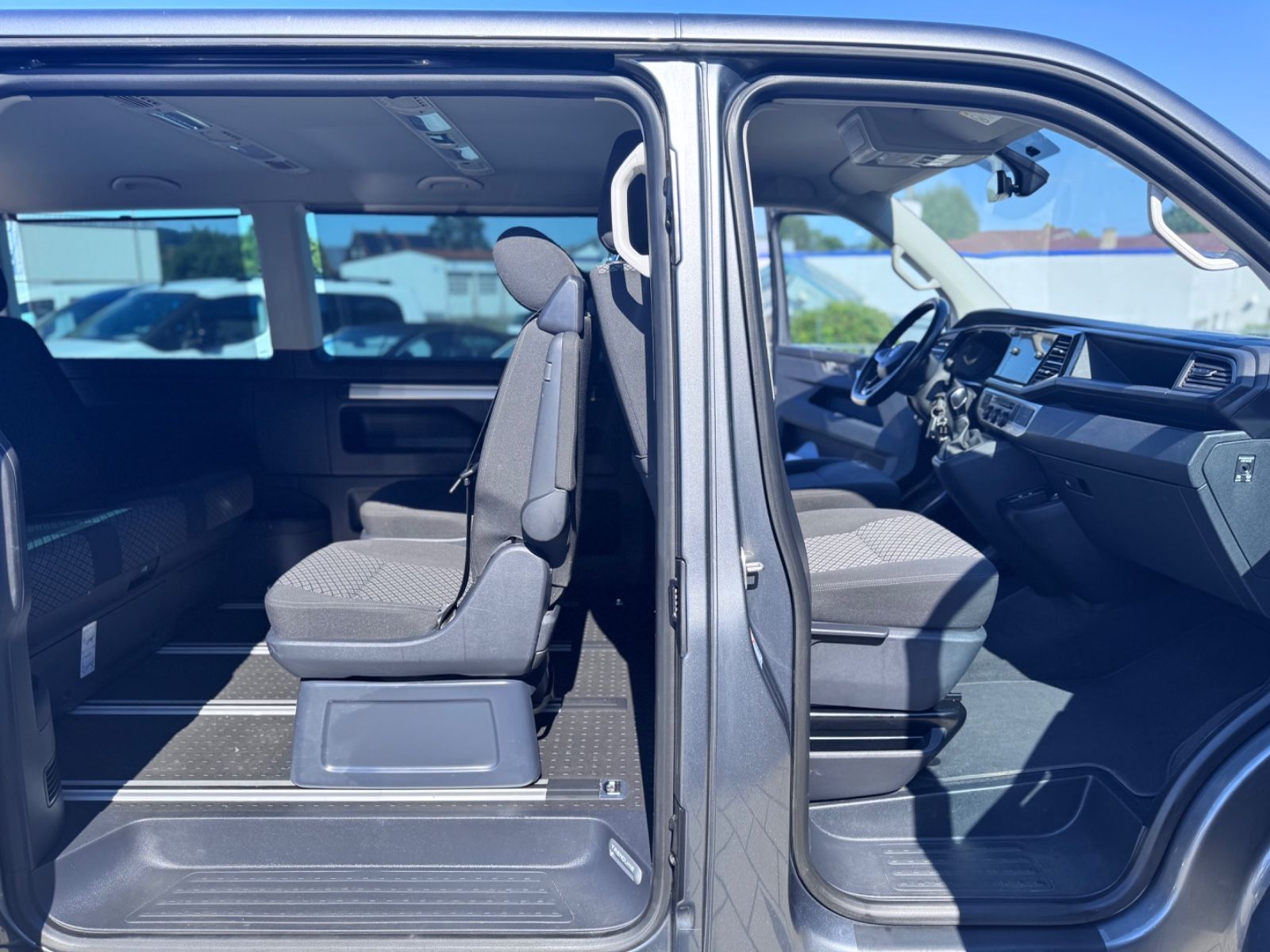 Volkswagen T6 Multivan DSG - Samsaru's Car Outlet