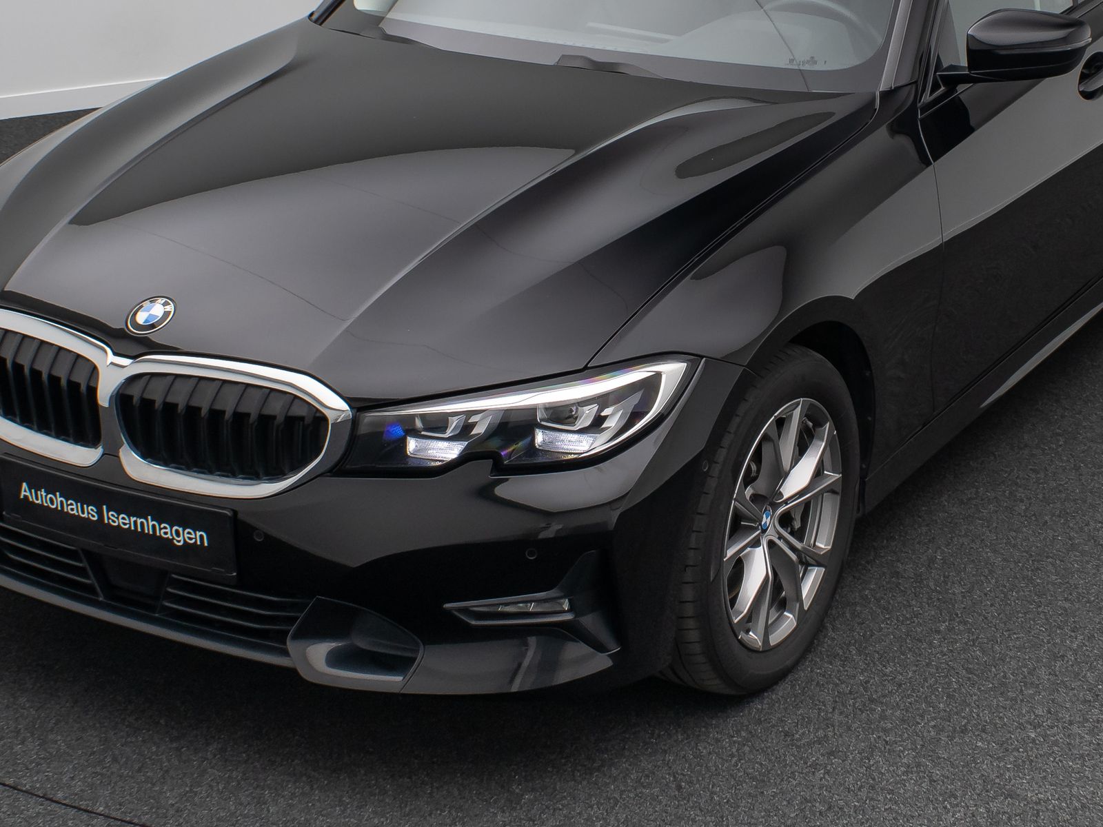 BMW 330i Sport Line - Samsaru's Car Outlet