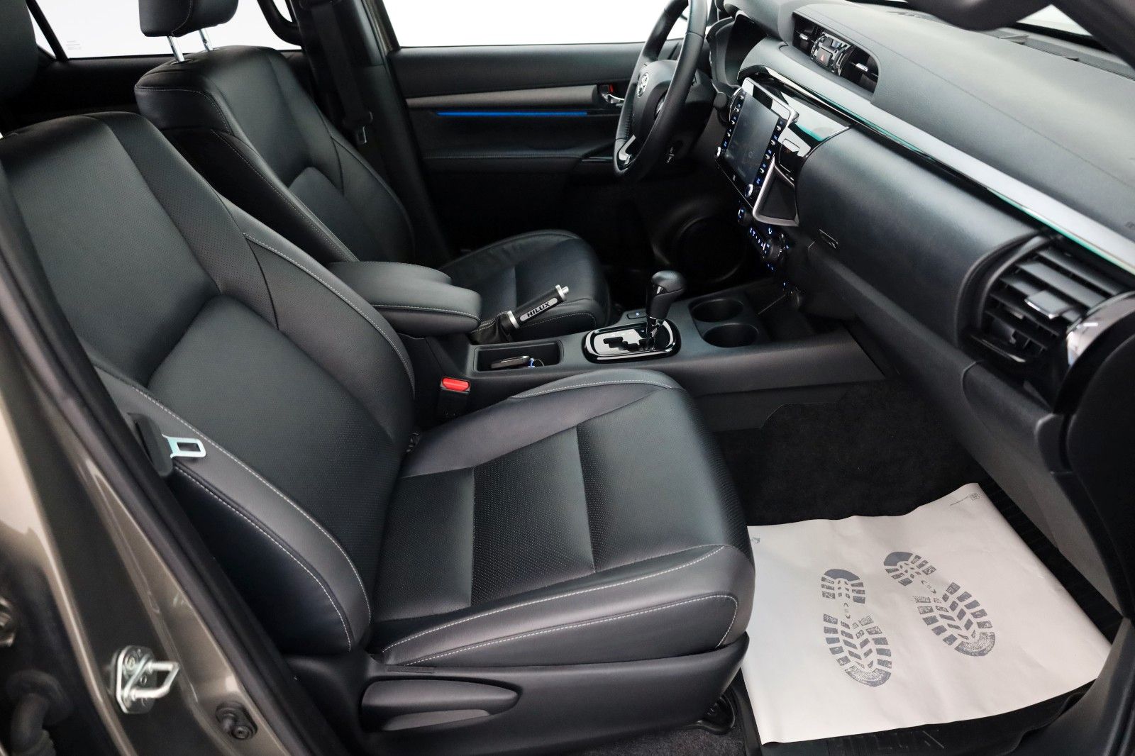 Toyota Hilux 2.8 D-4D Invincible Sport,ACC,AHK