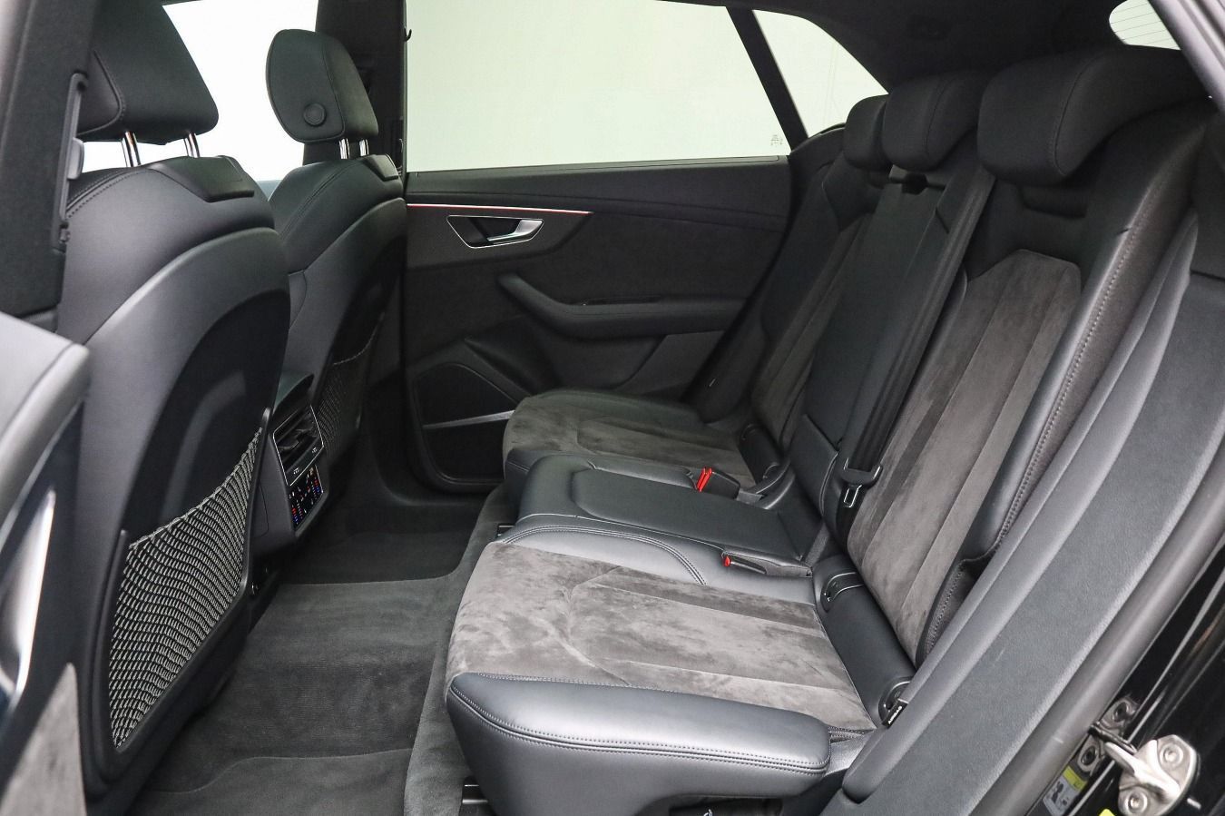 Audi RS Q8 PANO*RS-AGA*305KM/H*KERAMIK*NACHTSICHT*B&O