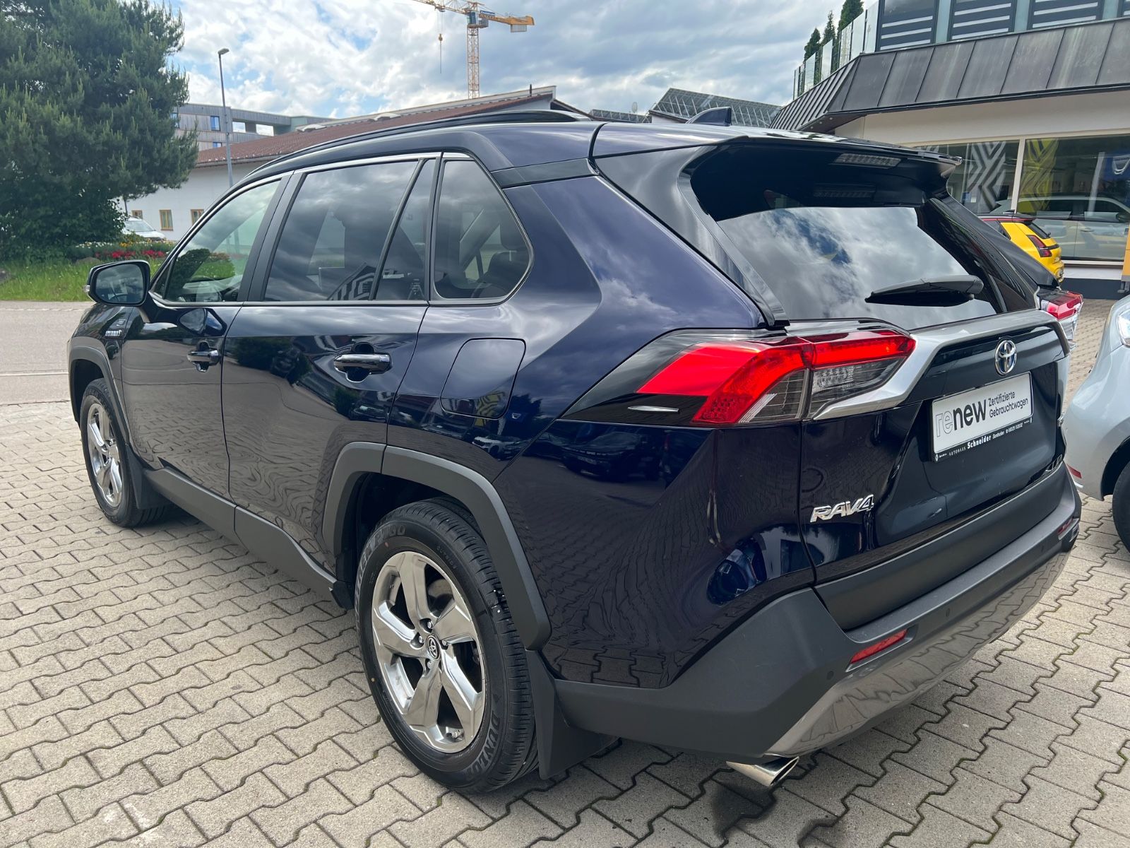 Toyota RAV 4 Hybrid 4WD - Samsaru's Car Outlet