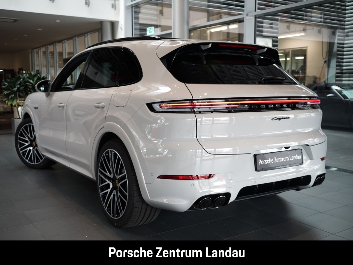Porsche Cayenne E-Hybrid Burmester InnoDrive Head-Up