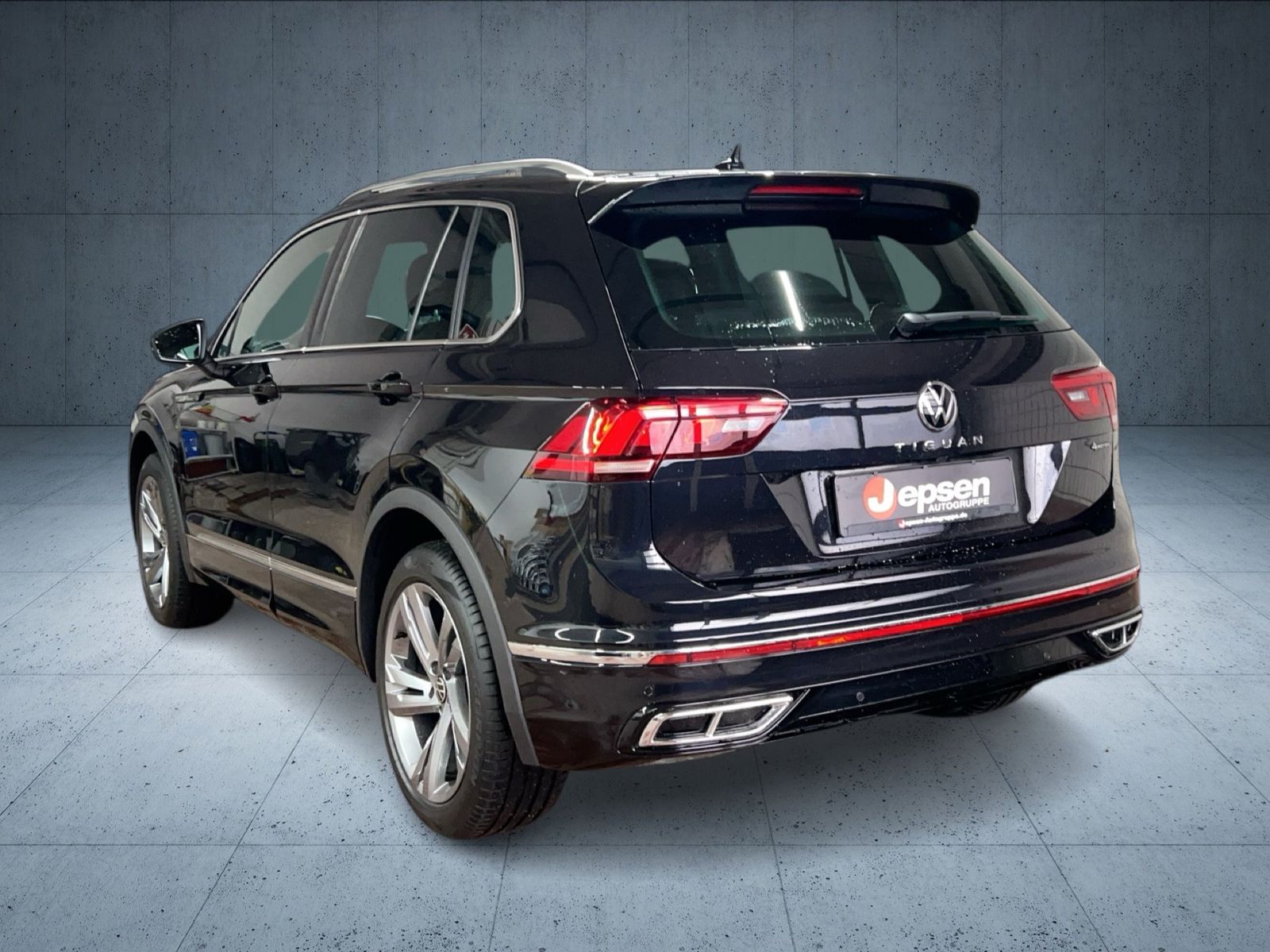 Volkswagen Tiguan 2.0 TDI DSG 4Motion R-Line /AHK /PANO