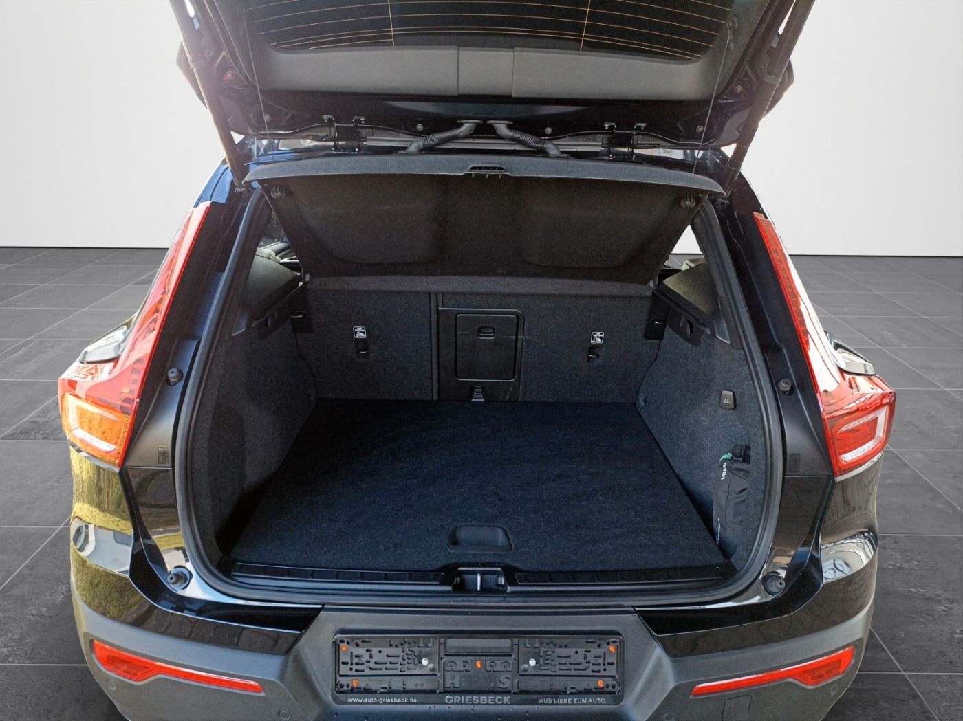 Volvo XC40 Plus Dark SHZ*AHK*PDC*