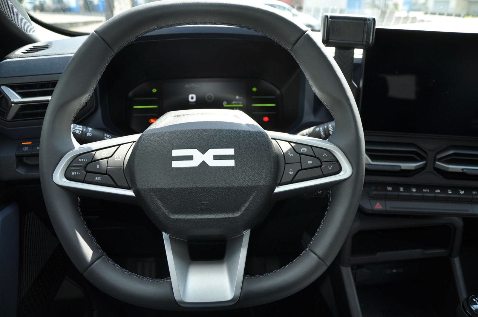 Dacia Duster Journey TCe 130 - Samsaru's Car Outlet