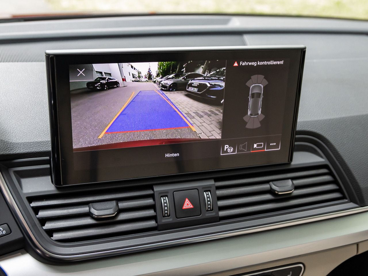 Audi Q5 40 TDI quattro - Samsaru's Car Outlet