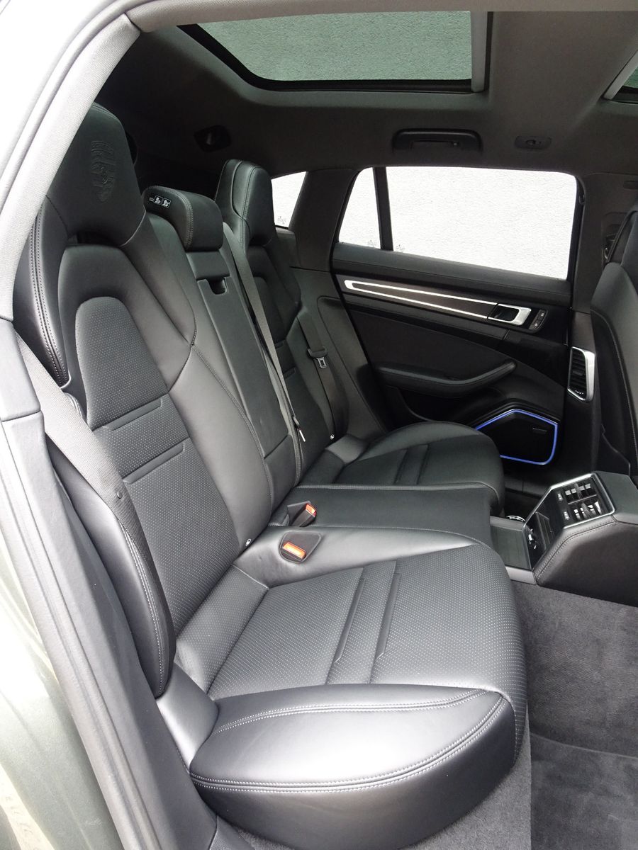 Porsche Panamera Sport Turismo 4 Platinum Edition/Design