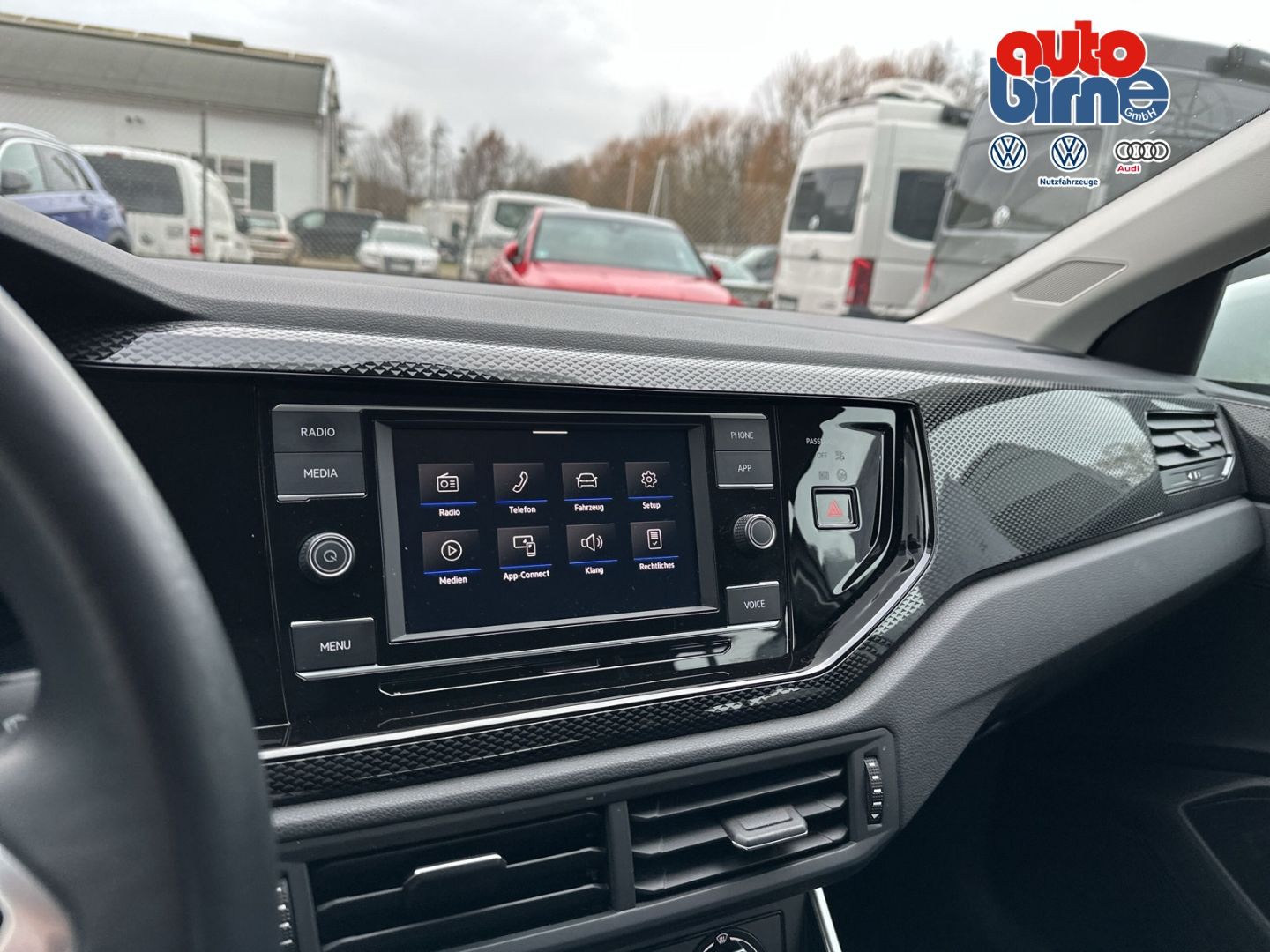Volkswagen Taigo 1.0 TSI Life - Samsaru's Car Outlet