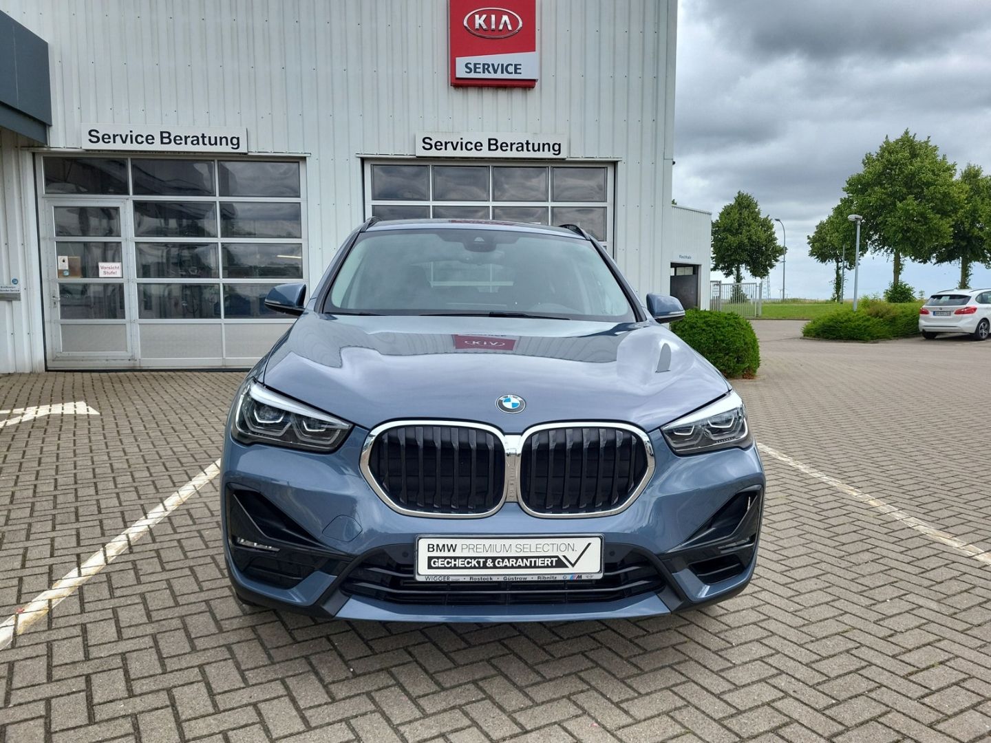 BMW X1 20i Sport Line - Samsaru's Car Outlet