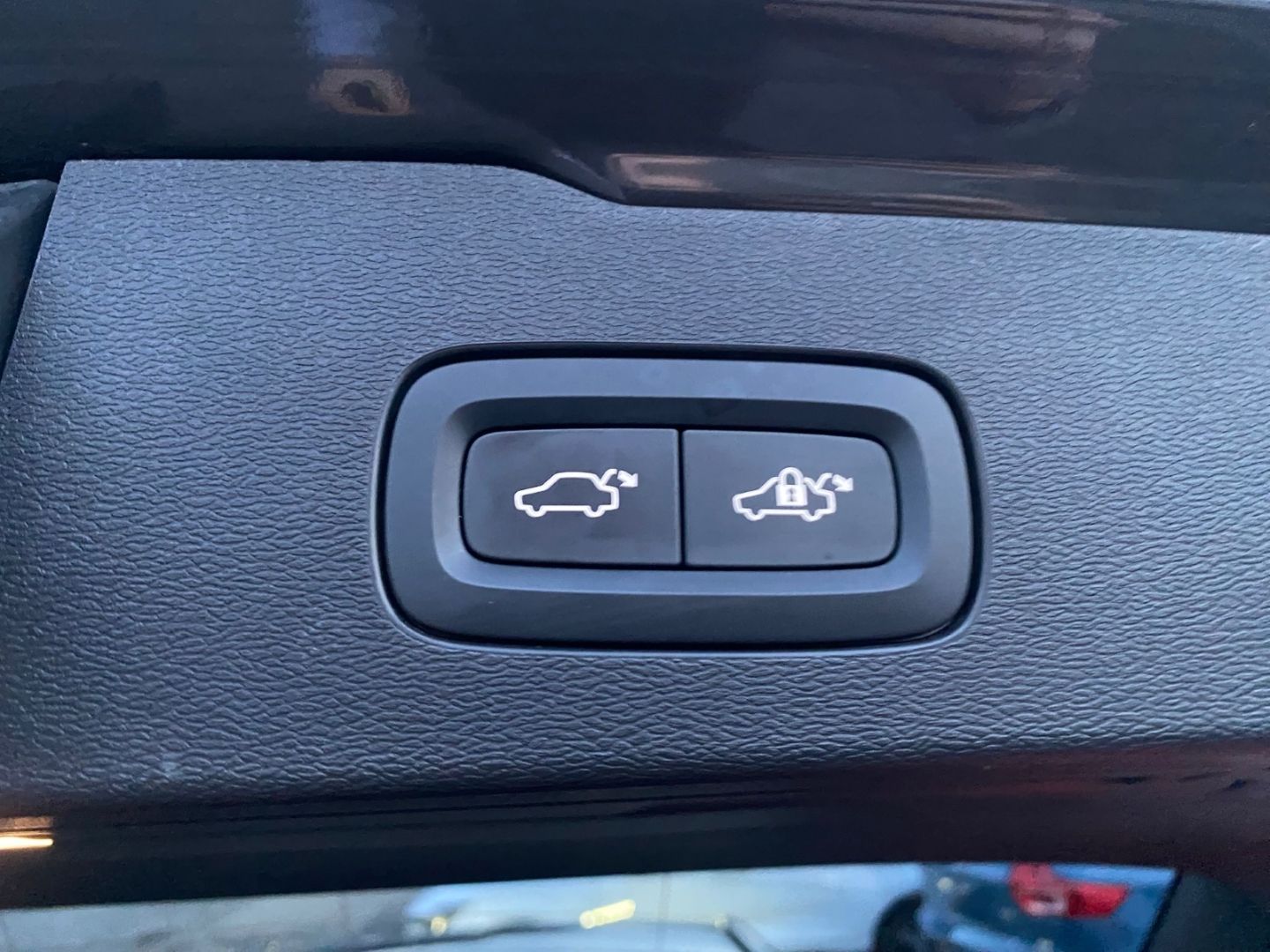 Volvo V60 T6 Plus Dark Kombi Recharge AWD Plug-In