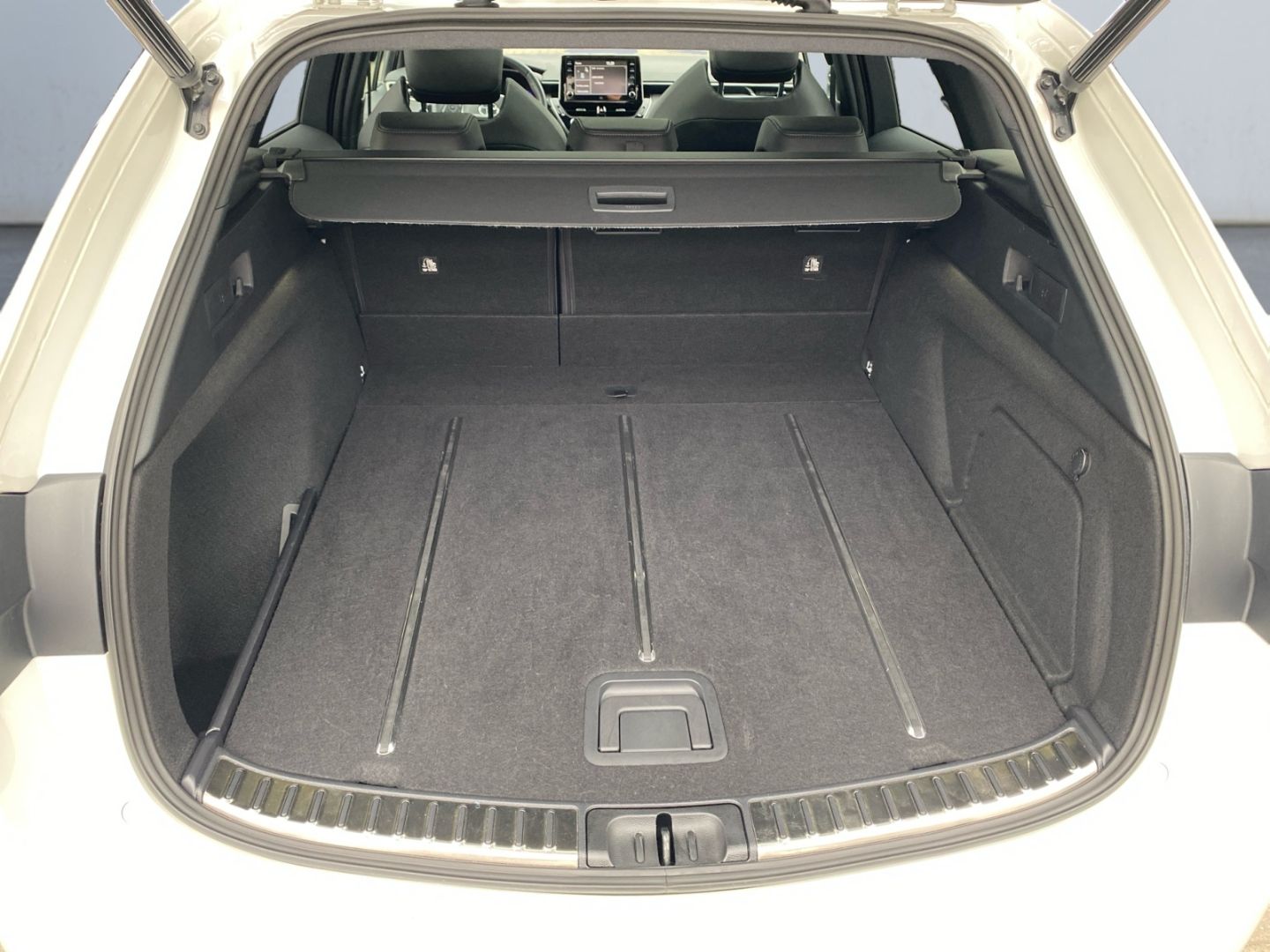 Toyota Corolla 2.0 Hybrid TS GR Sport - Samsaru's Car Outlet