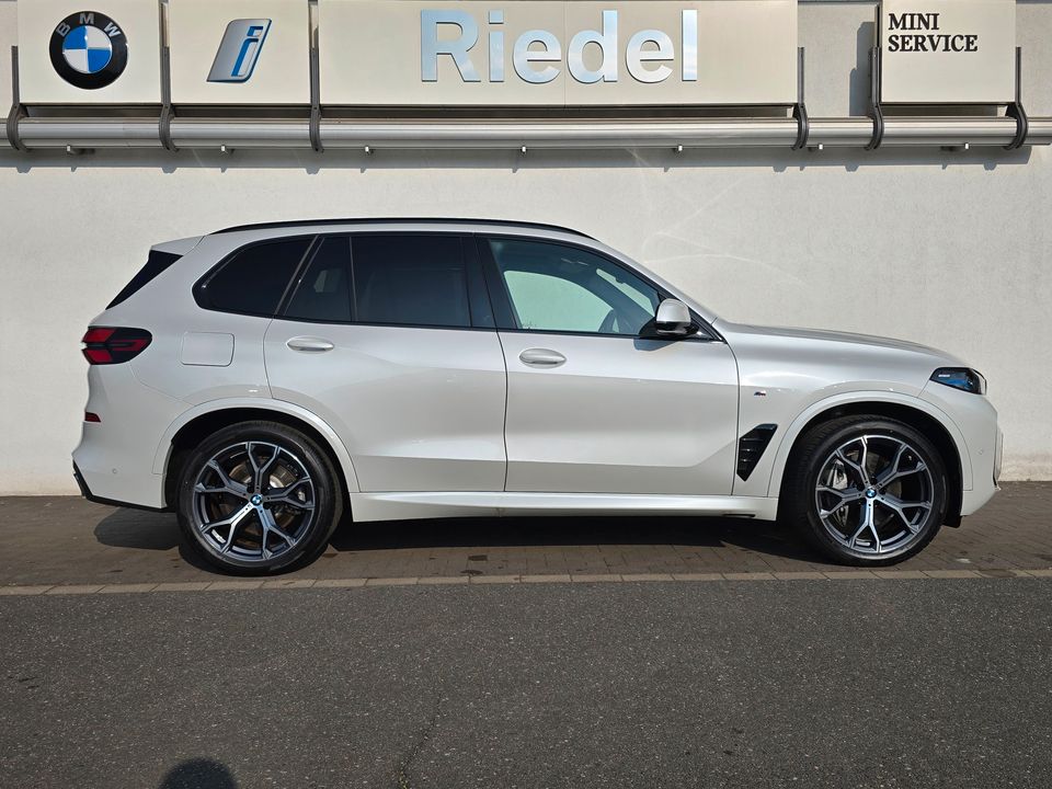 BMW X5 xDrive50e M Sportpaket*Pano*AHK*adapLED*DAPro