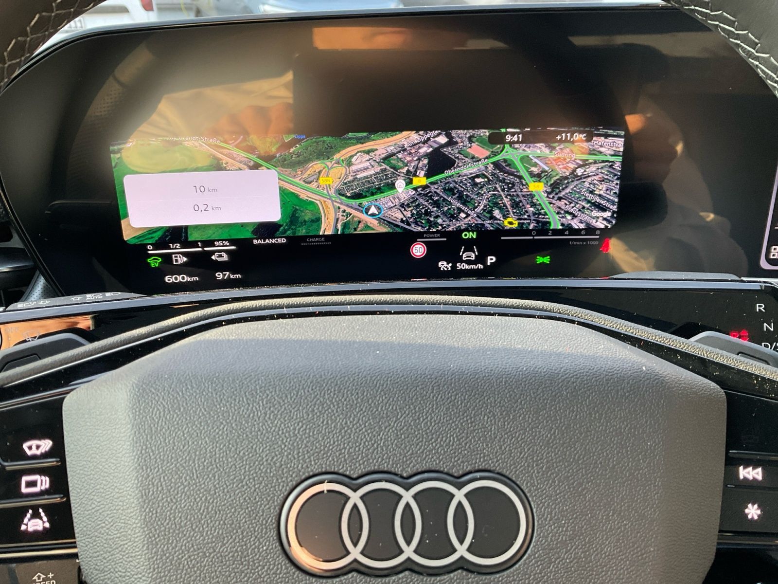 Audi Q3 SUV e-hybrid 2x S line MATRIX AHK HUD SONOS