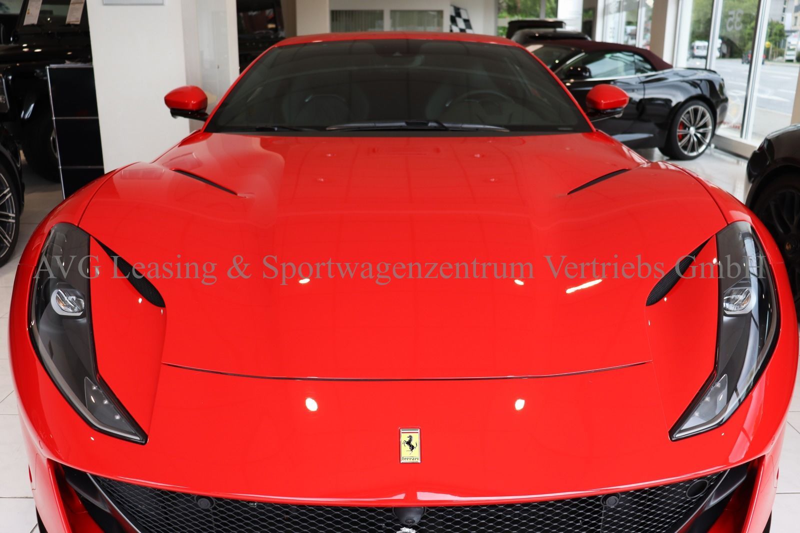 Ferrari 812 Superfast - Samsaru's Car Outlet