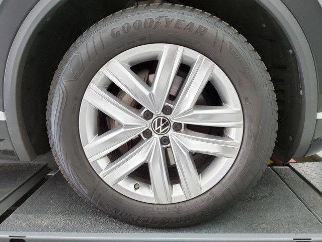 Volkswagen Touareg Atmosphere 3.0 V6 TDI DSG - Samsaru's Car Outlet