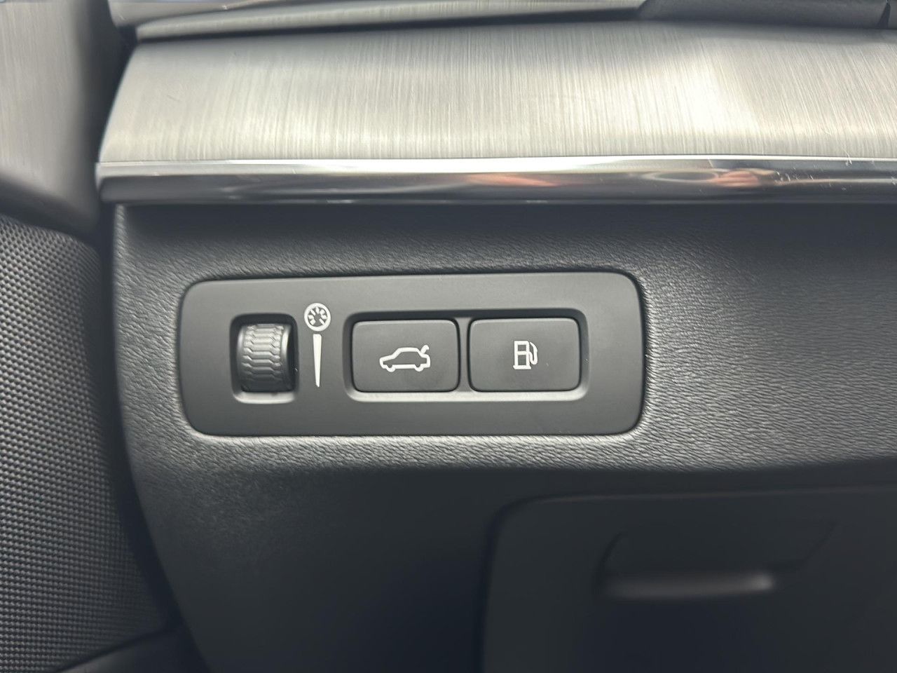 Volvo XC 90 Inscription Expression Recharge Plug-In - Samsaru's Car Outlet