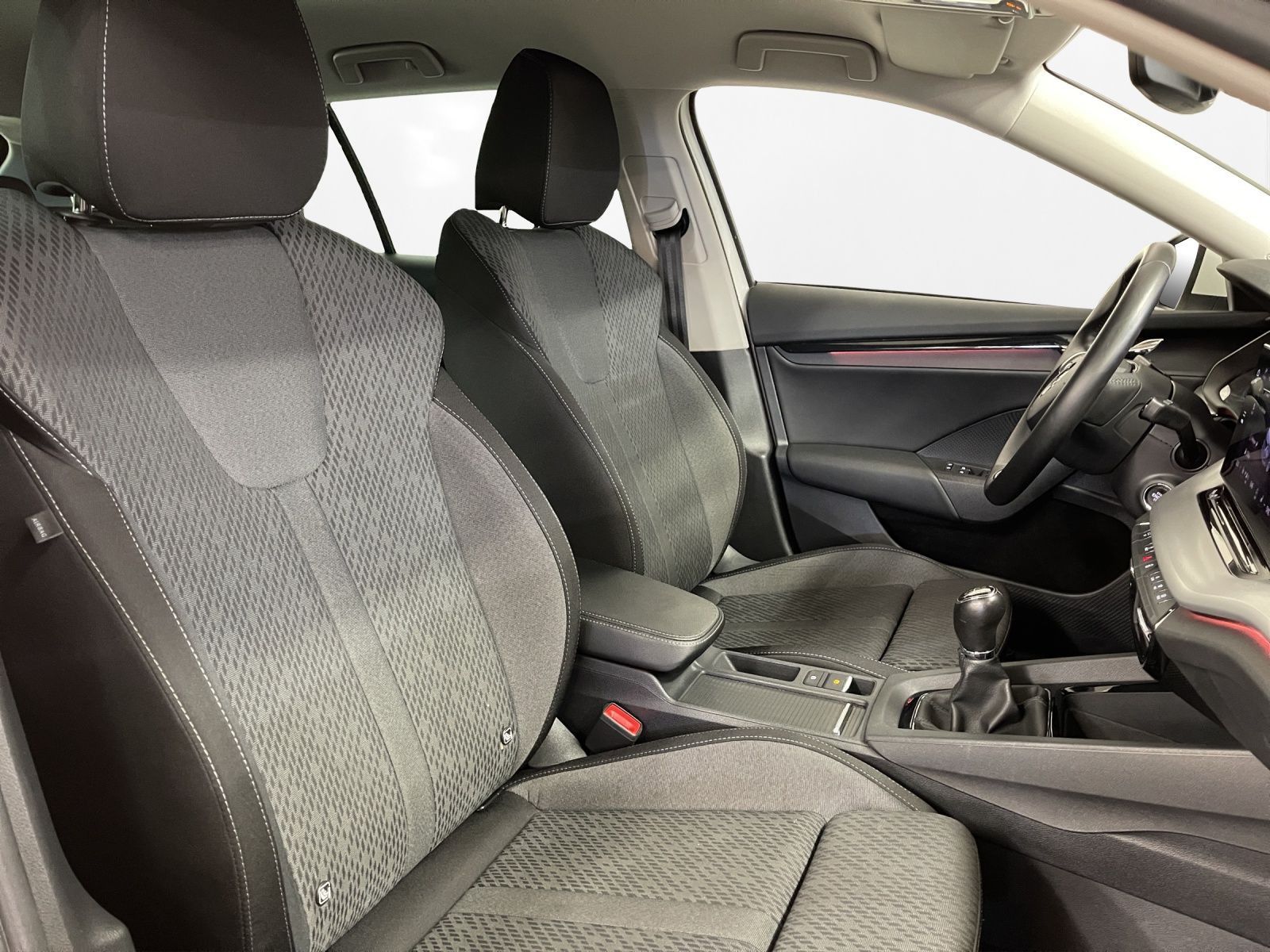 Skoda Octavia Combi 1.0 TSI Clever - Samsaru's Car Outlet