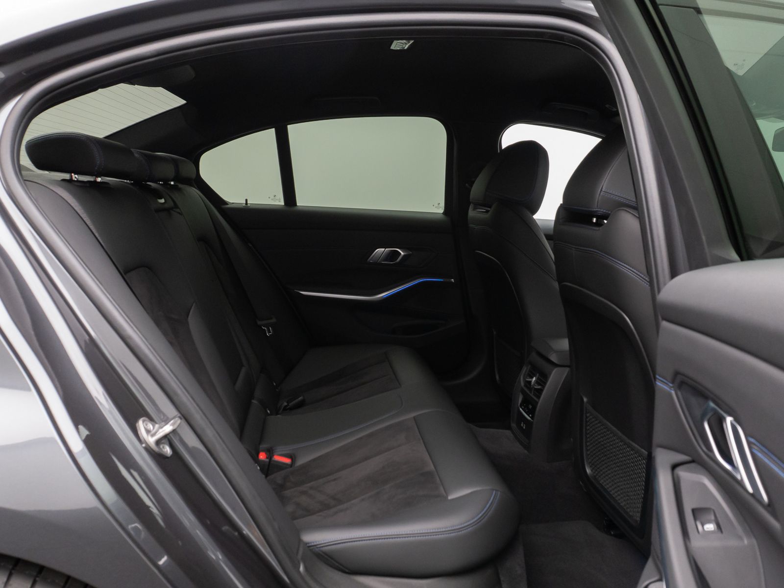 BMW 330i xD M Sport - Samsaru's Car Outlet