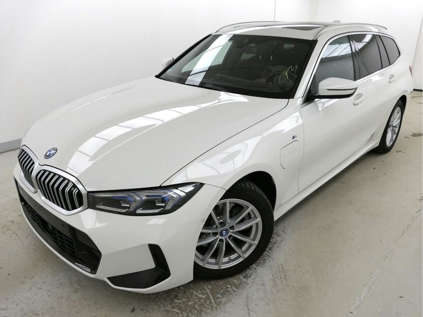 BMW 330e Touring M Sport Pano HeadUp ACC Sound Kam