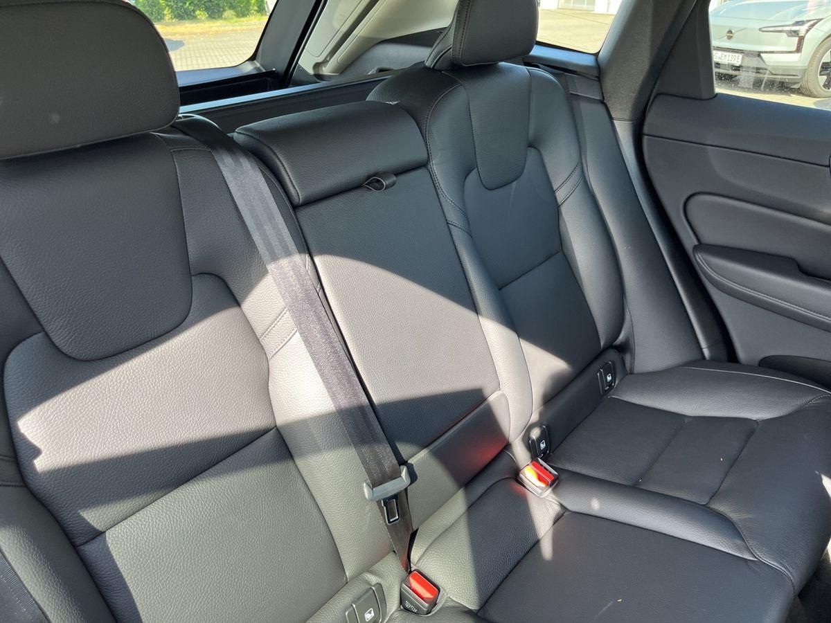 Volvo XC60 2.0 Diesel Momentum Pro AWD - Samsaru's Car Outlet