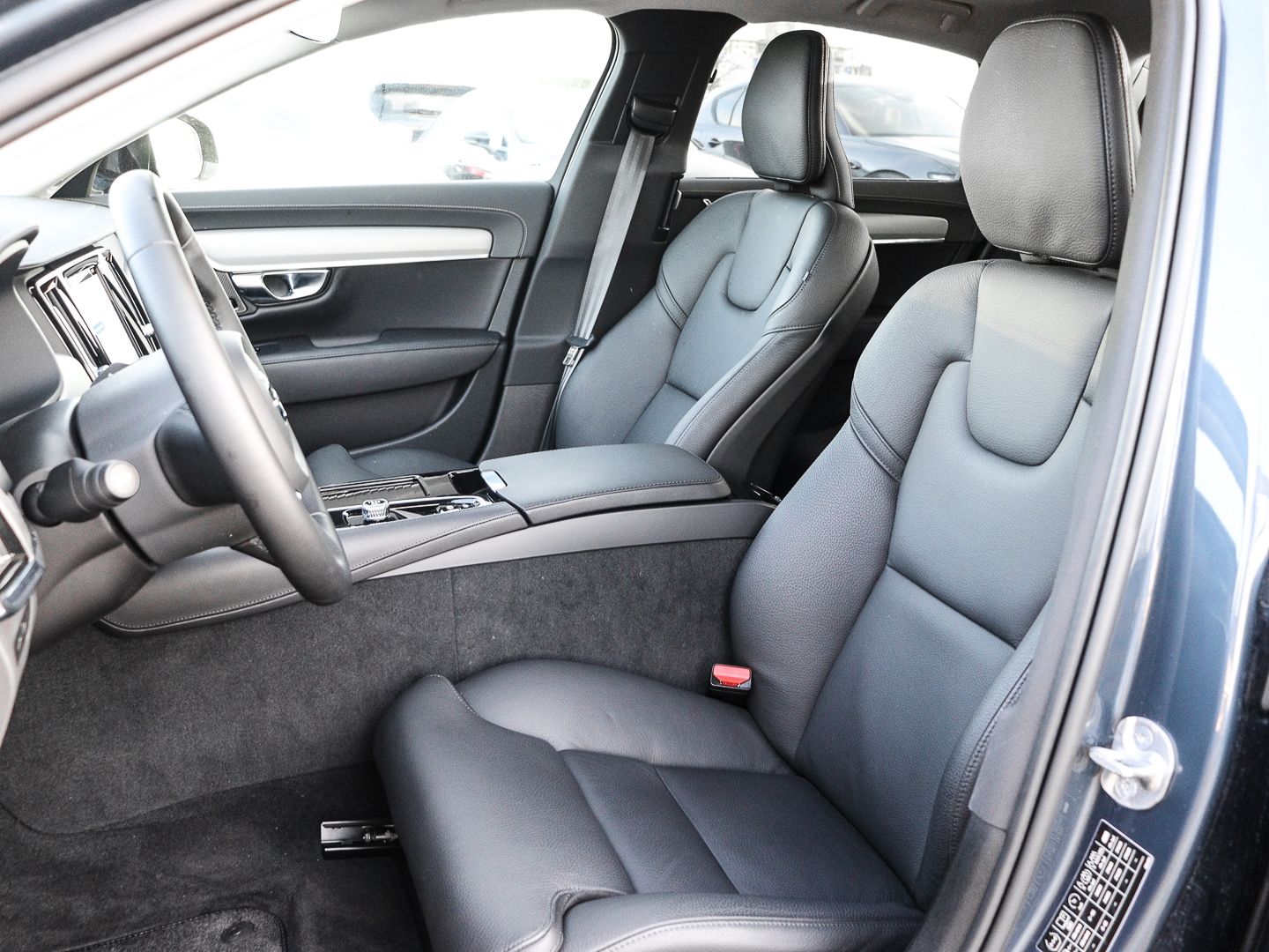 Volvo S90 Plus Dark Recharge Plug-In Hybrid AWD StandH