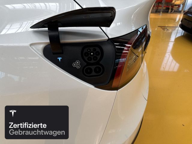 Tesla Model Y Rear-Wheel Drive