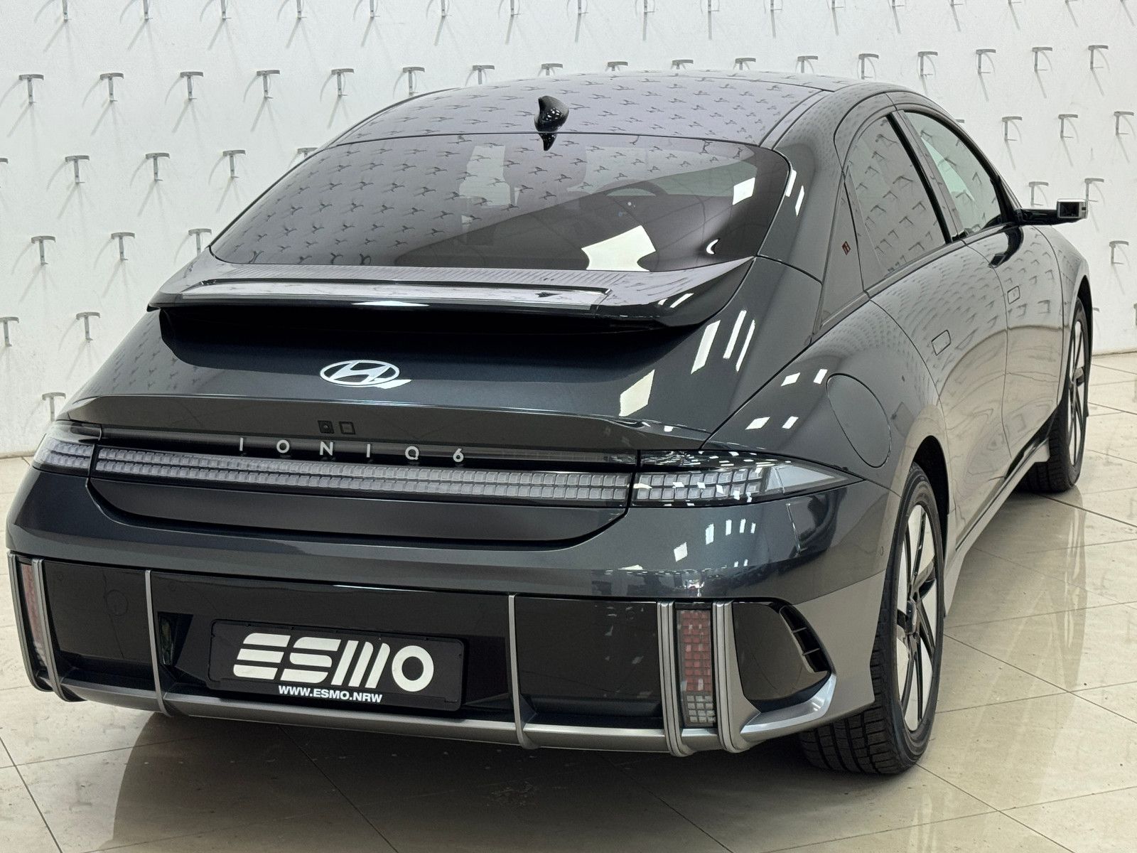 Hyundai IONIQ 6 77,4kWh 325ps 4WD Uniq PANO & DIGI NON