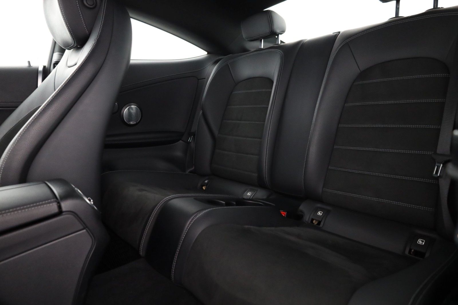 Mercedes-Benz C 220 4MATIC Coupé AMG Line - Samsaru's Car Outlet