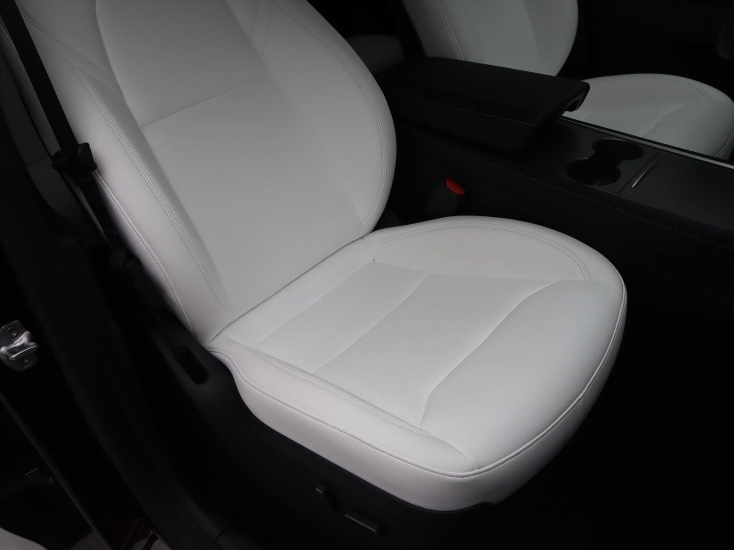 Tesla Model Y Long Range 345pk AWD 97% SoH [ CHERRY+WI