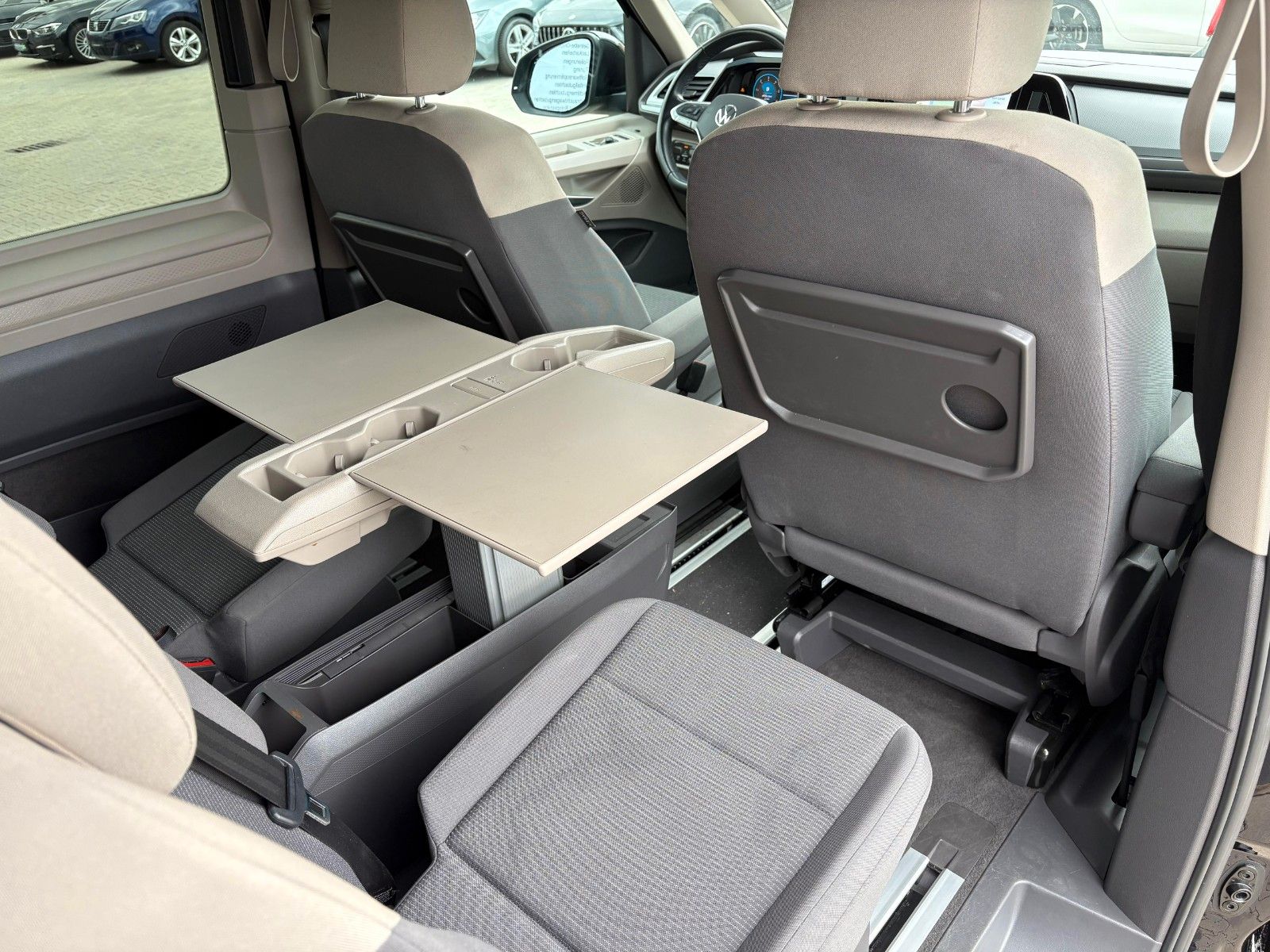 Volkswagen T7 Multivan 2.0TDI - Samsaru's Car Outlet