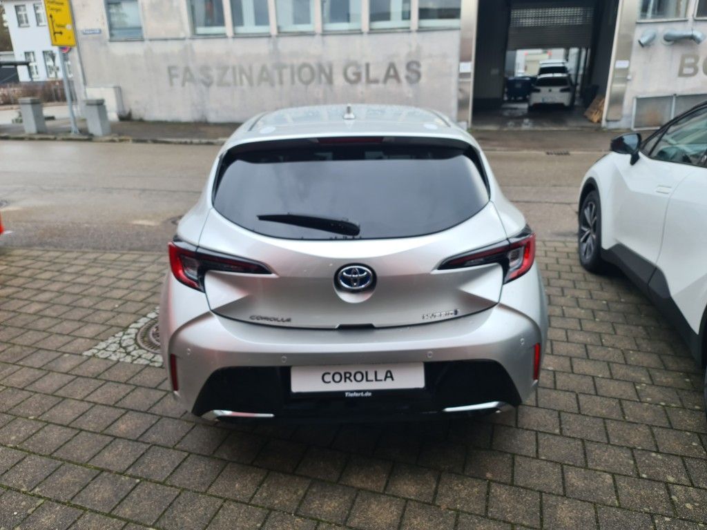 Toyota Corolla 1.8 Hybrid Team D