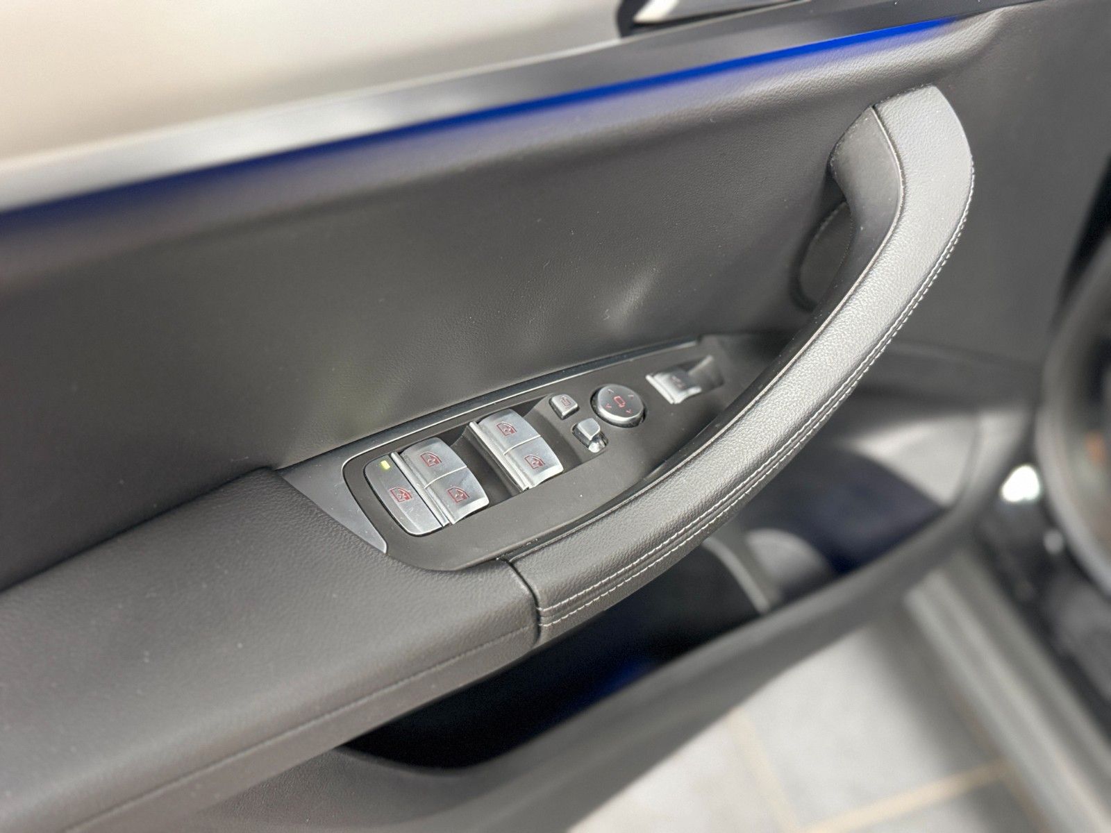 BMW X3 xDrive 20 d LASER/NAVI/LEDER/CAM/AHK/VIRTUAL/