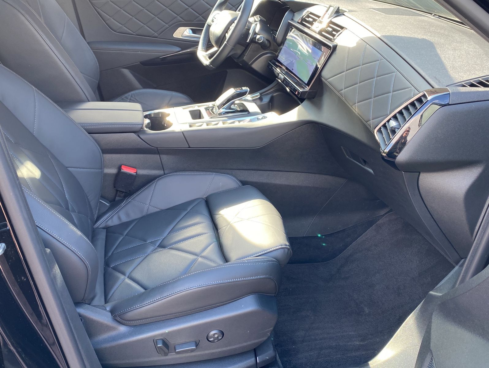 DS Automobiles DS7 Crossback 1.5 BlueHDI Rivoli*Pano*voll LED