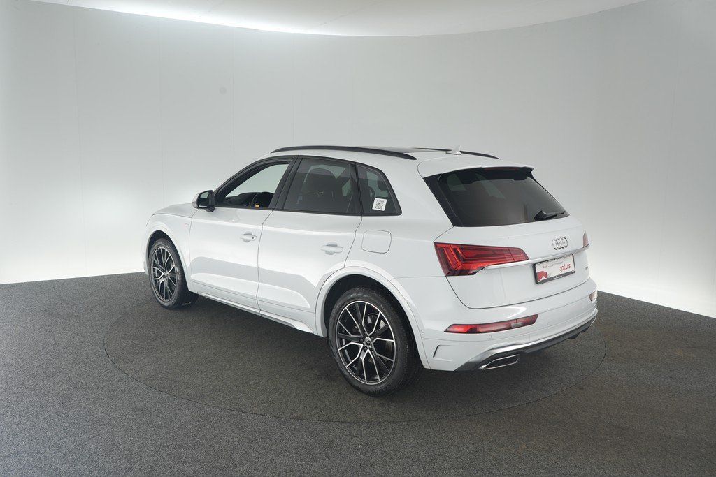 Audi Q5 55 TFSIe quattro S tronic S line AHK Pano