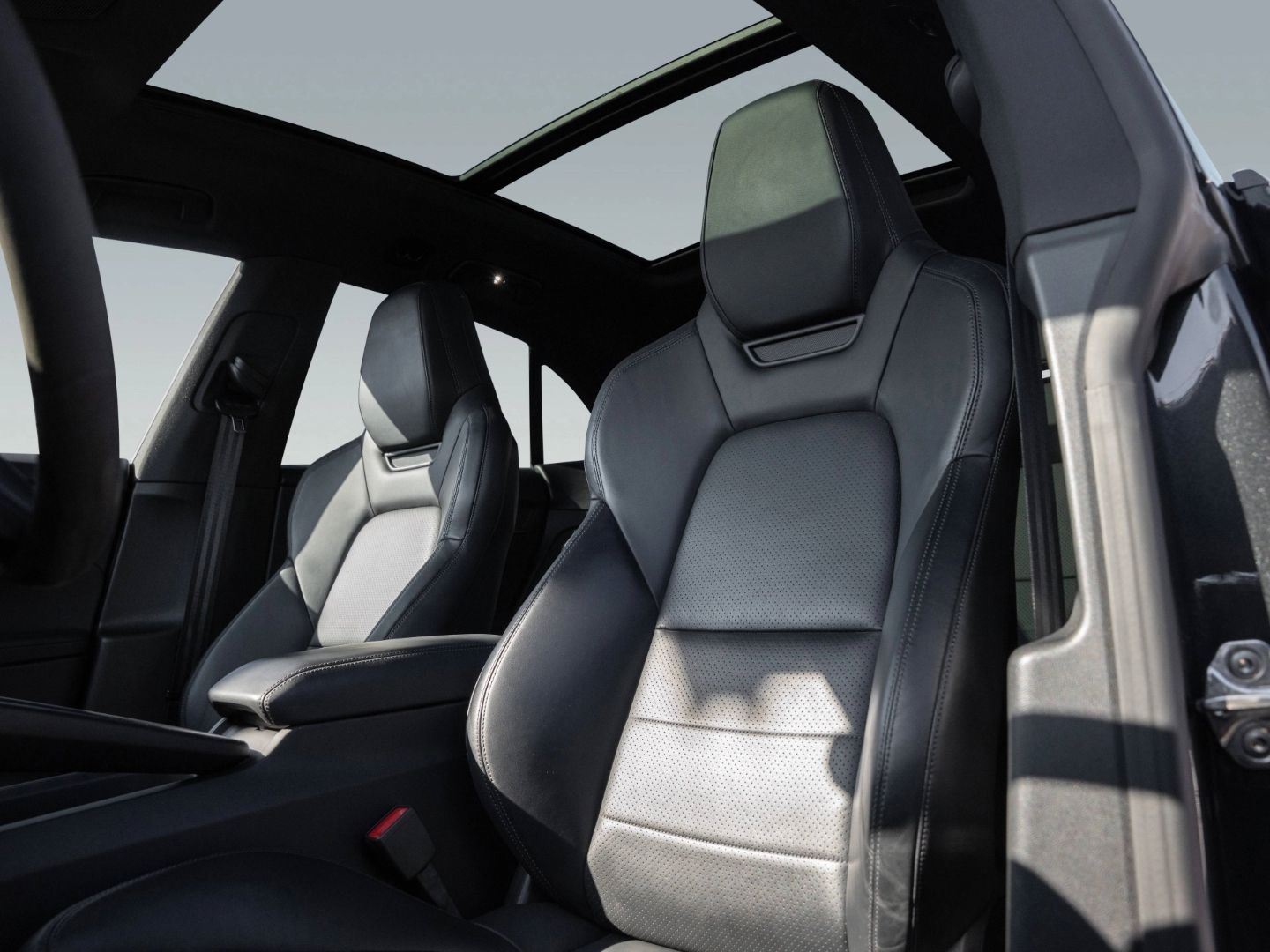Porsche Macan 4 AHK Sport Chrono Paket Luftfederung