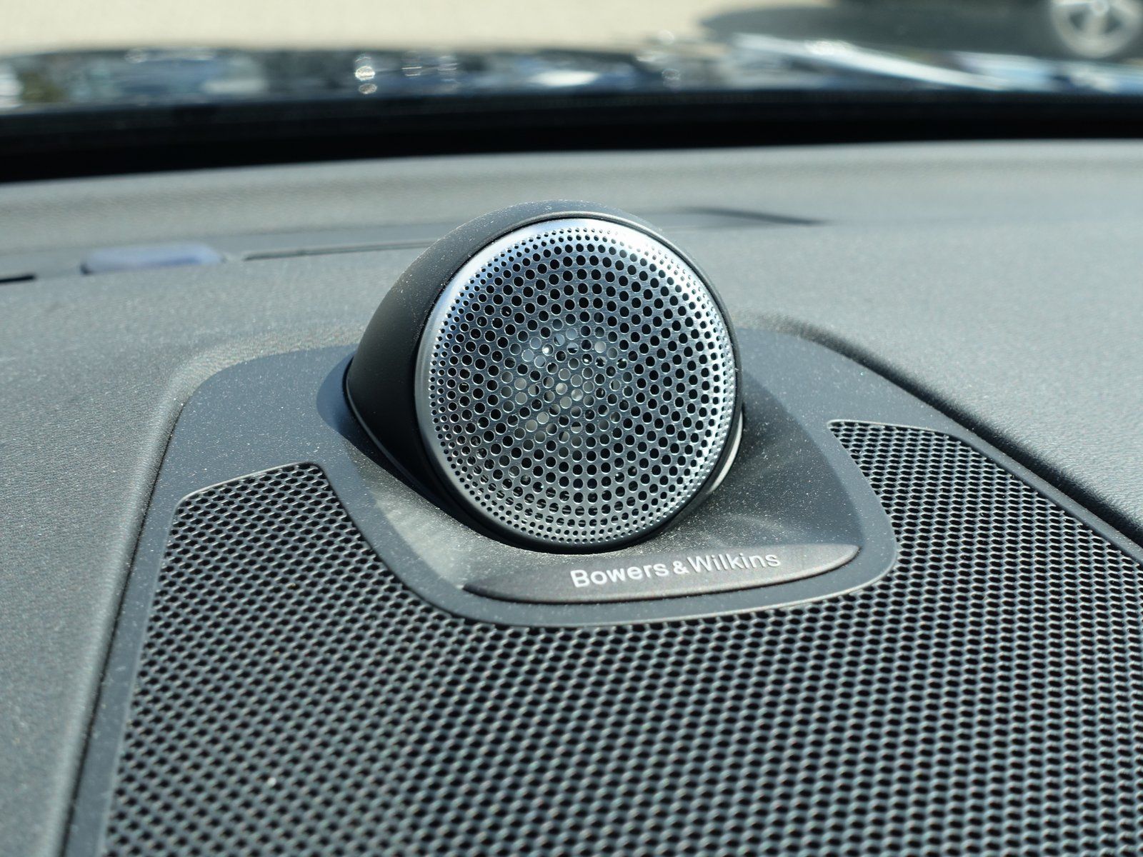 Volvo XC60 Black Edition T8 AWD Plug-in - Samsaru's Car Outlet