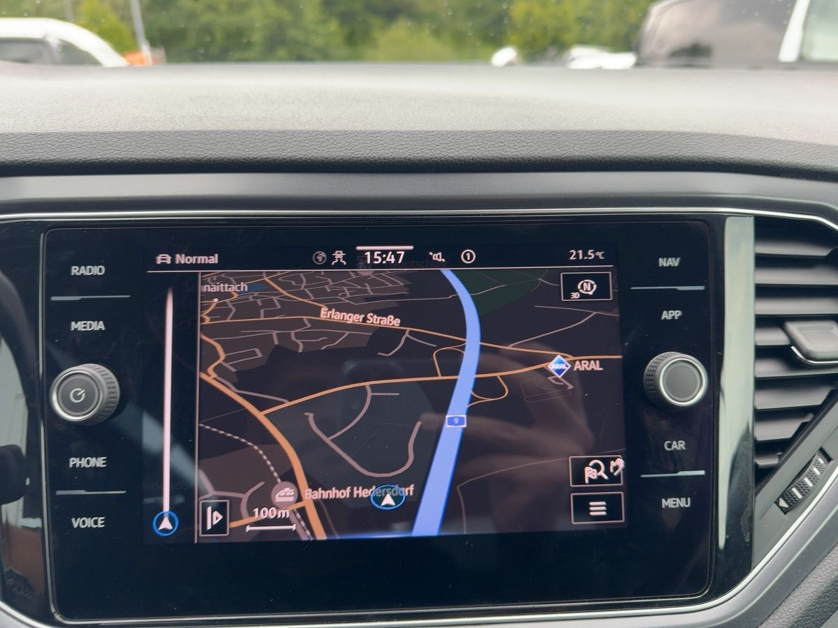 Volkswagen T-Roc 1.5 TSI DSG R-Line - Samsaru's Car Outlet