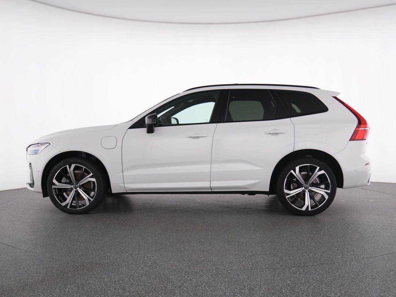 Volvo XC60 T6 Recharge PLUS DARK LICHTPAK+360°+PANO