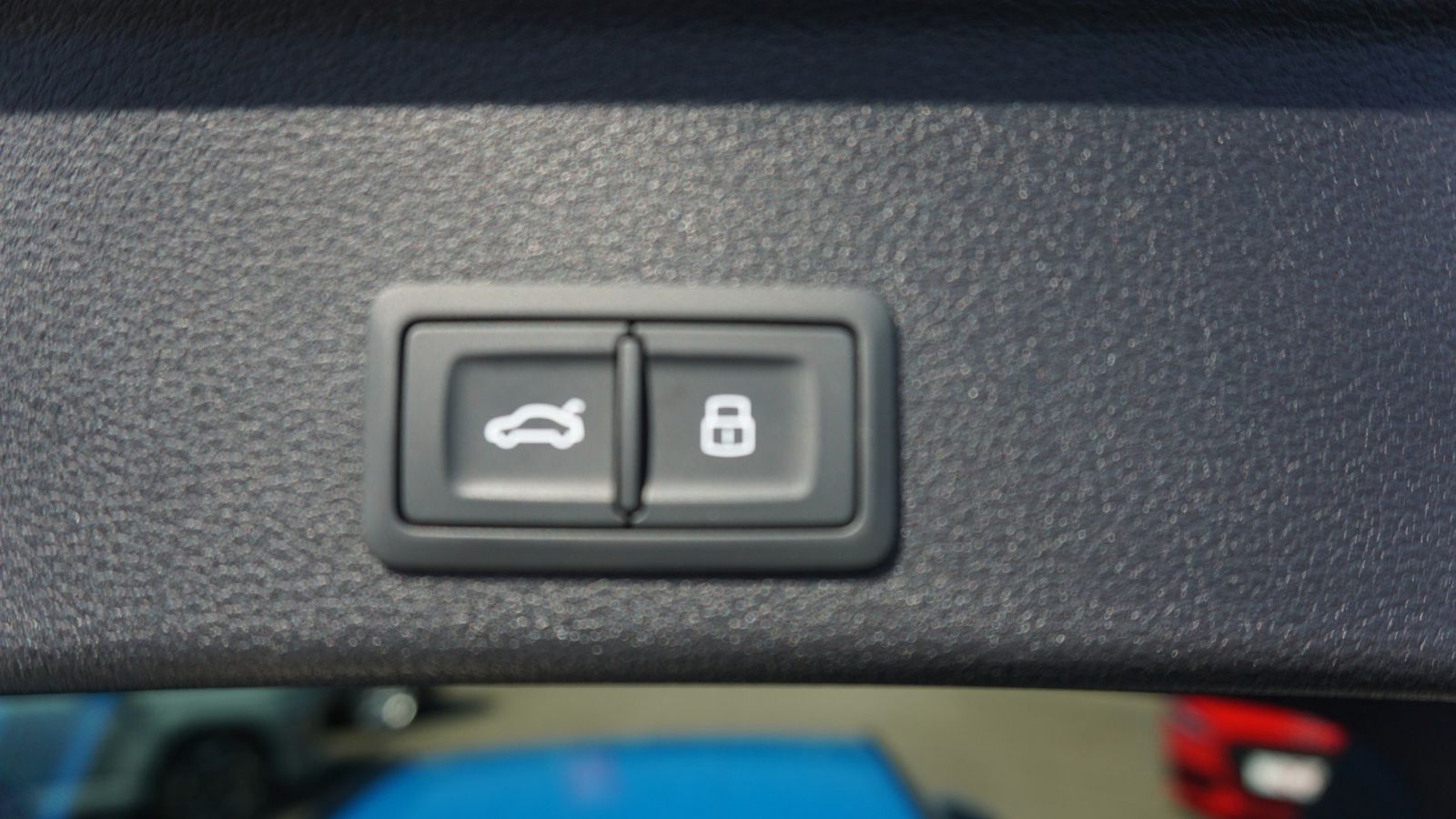 Audi A4 40 quattro S-Line - Samsaru's Car Outlet