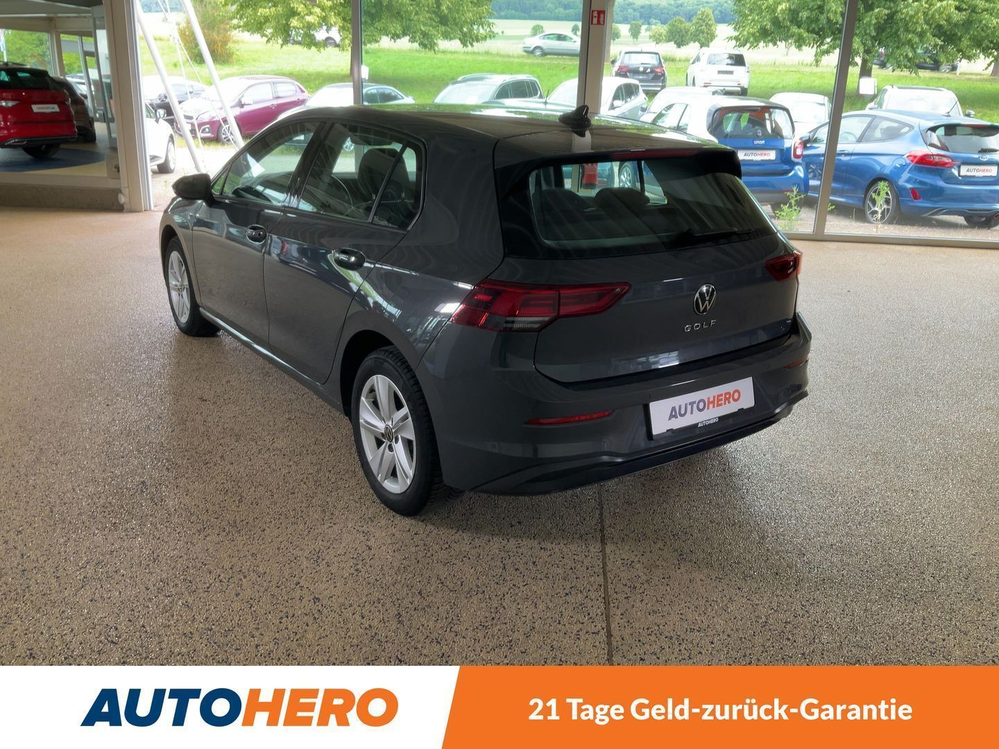 Volkswagen Golf VIII 1.5 TSI ACT Life - Samsaru's Car Outlet