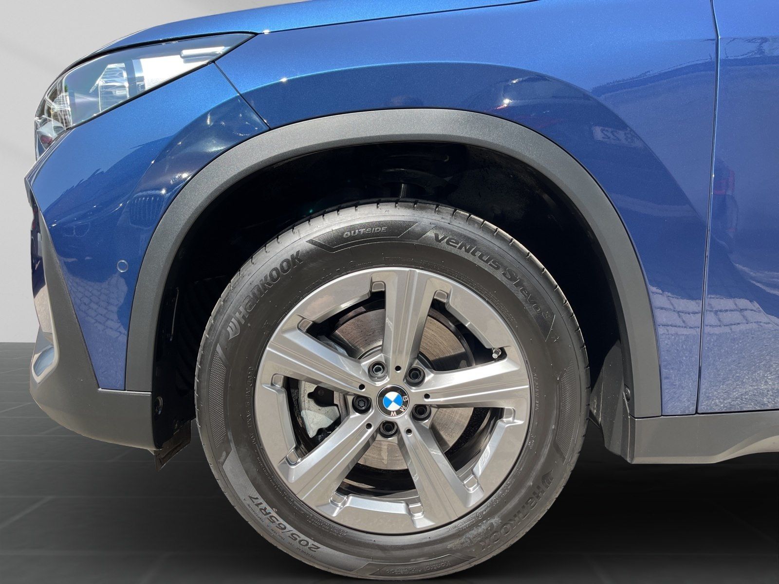 BMW X1 xDrive20d - Samsaru's Car Outlet