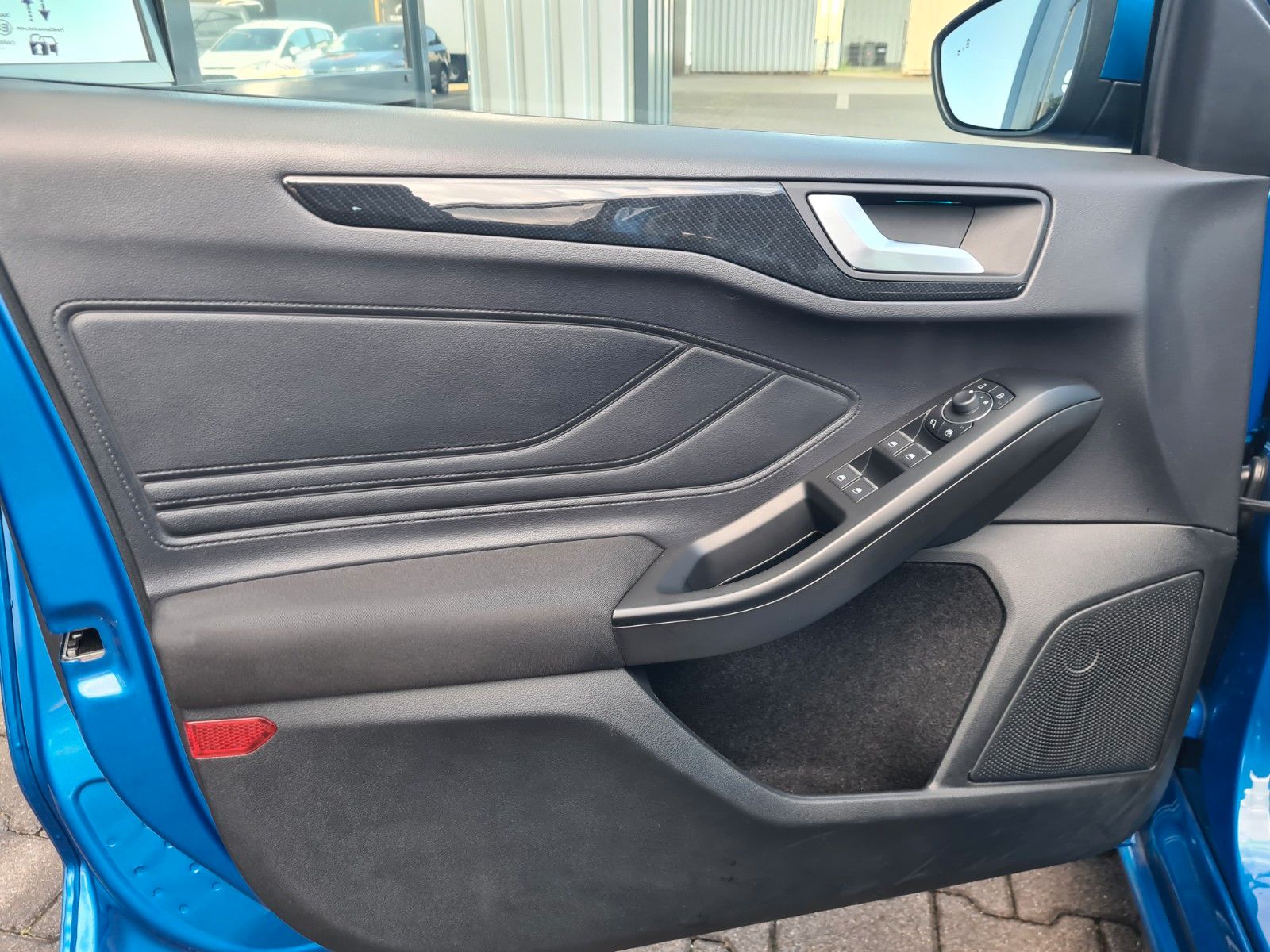Ford Focus ST-Line X AUT - ASSISTS - HUD - WINTER -