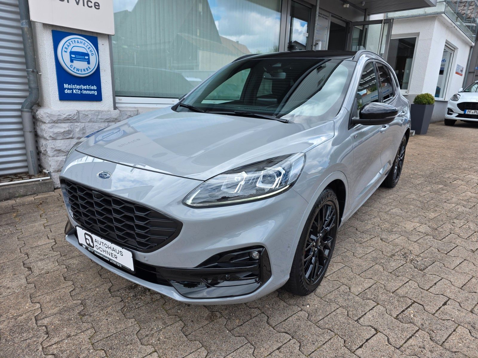 Ford Kuga Hybrid - Samsaru's Car Outlet