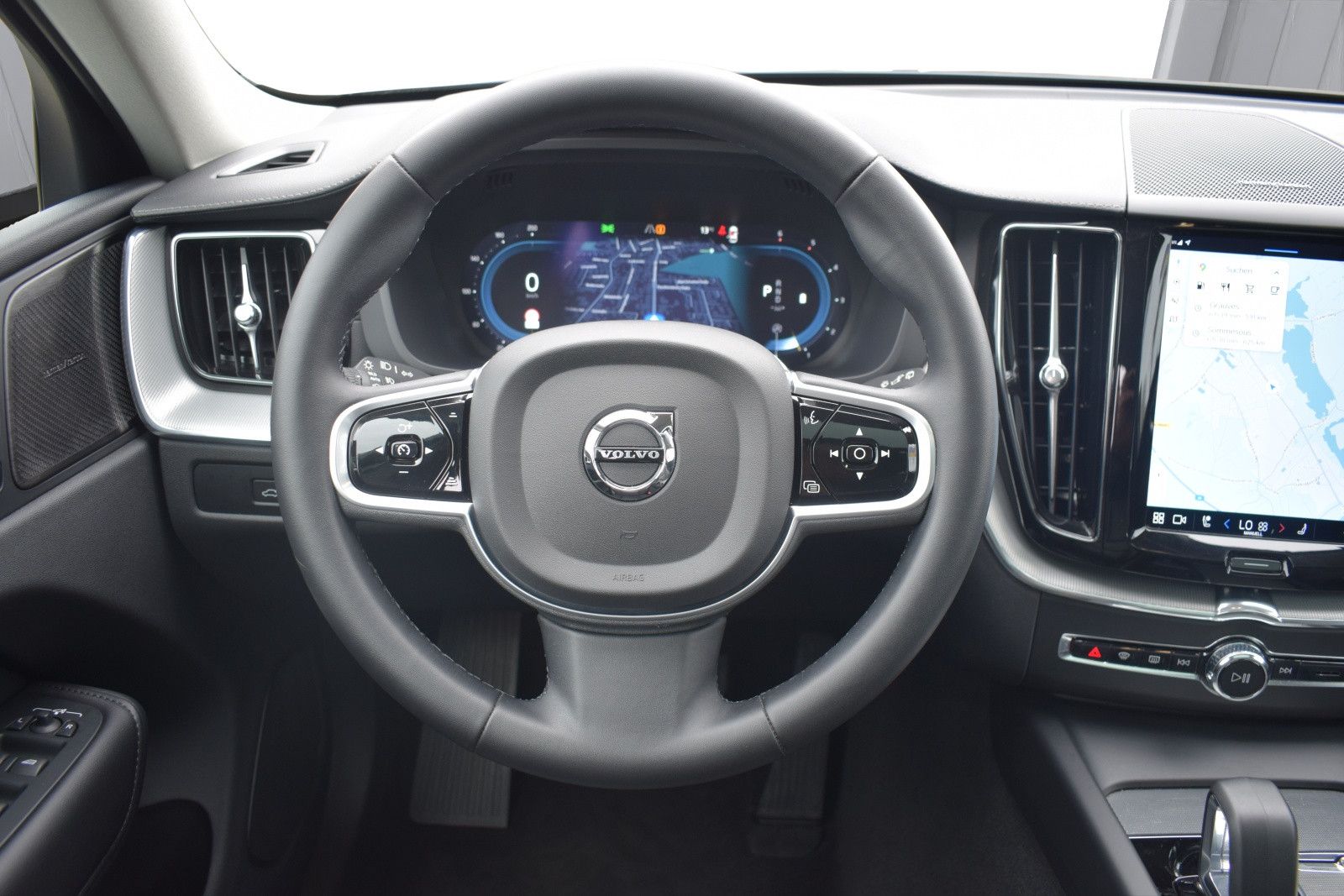 Volvo XC60 Ultimate Bright - Samsaru's Car Outlet