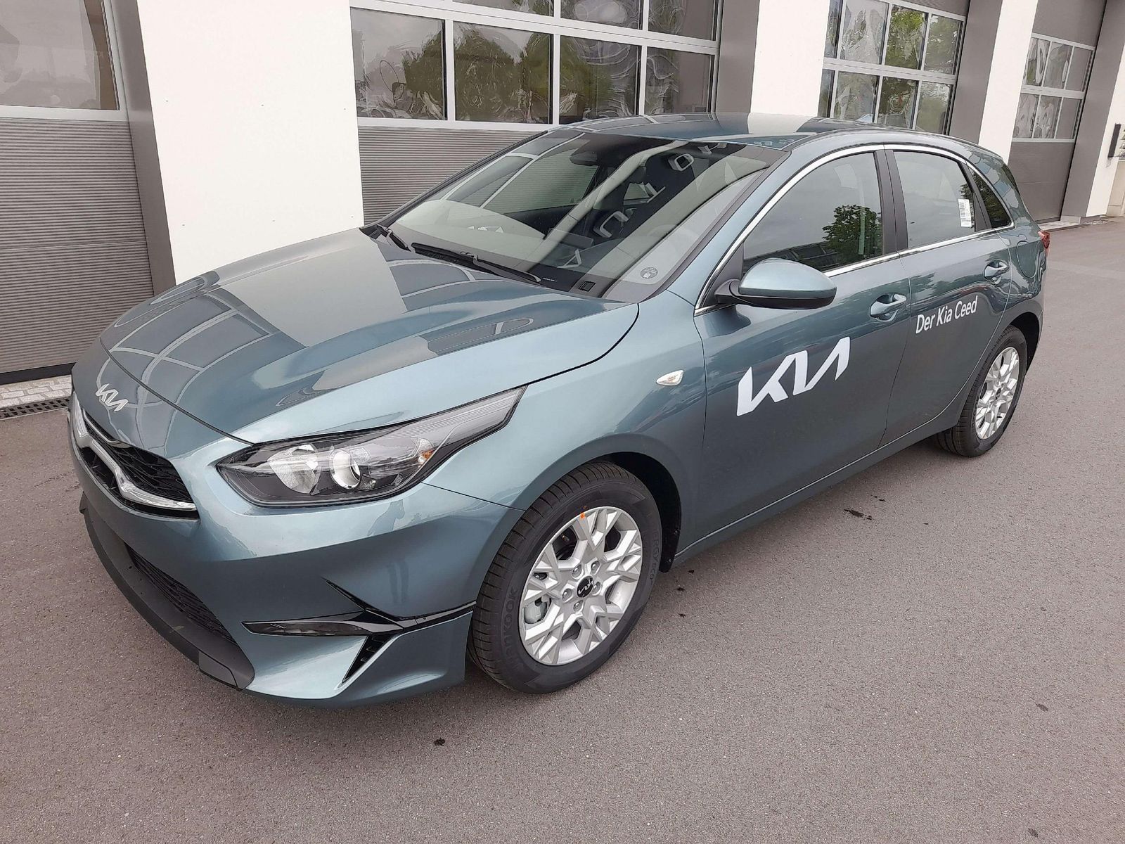 Kia Ceed Vision - Samsaru's Car Outlet