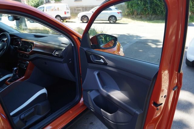 Volkswagen T-Cross R line - Samsaru's Car Outlet