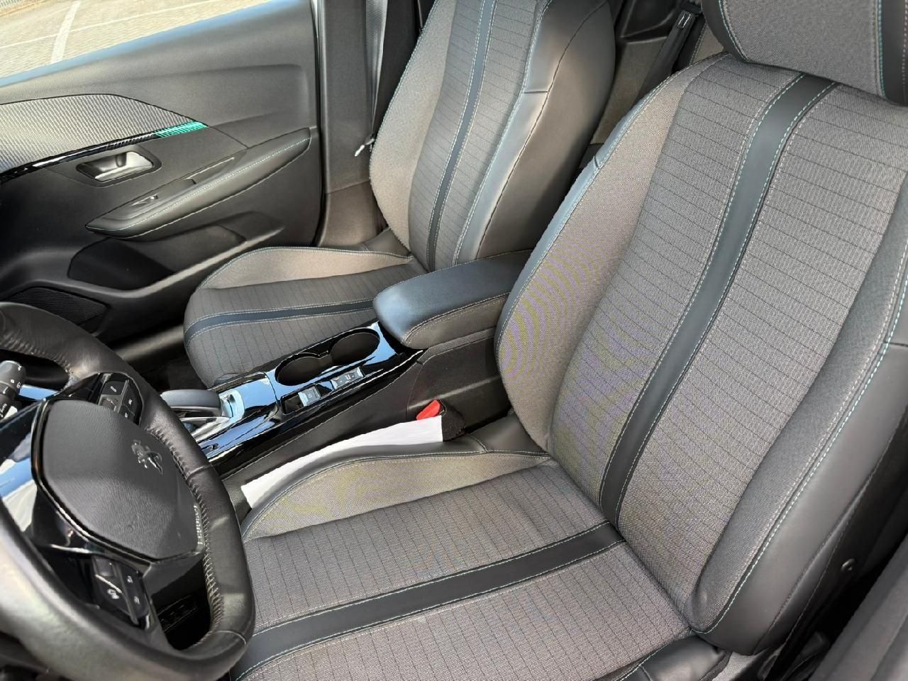 Peugeot 208 e- Allure Pack - Samsaru's Car Outlet